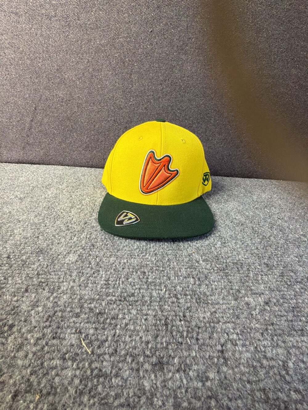 Top of the World Oregon Ducks Youth Snapback Hat Duck Foot Logo Green Yellow